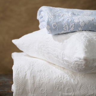 Classic Matelasse Bedspread and Shams Bundle