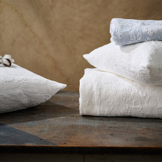 Classic Matelasse Bedspread and Shams Bundle