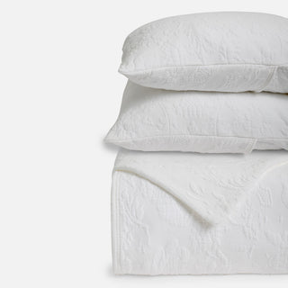 Classic Matelasse Bedspread and Shams Bundle